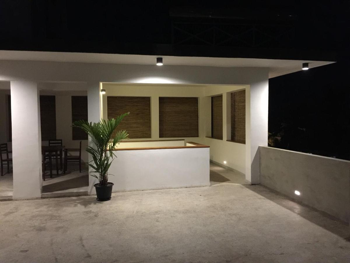 Hotel Sayura House Colombo Esterno foto