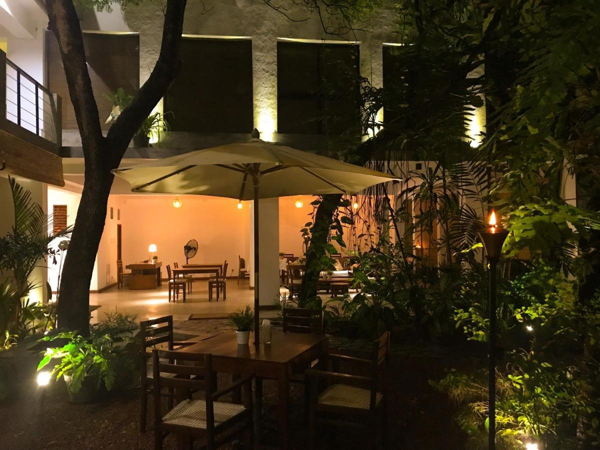 Hotel Sayura House Colombo Esterno foto