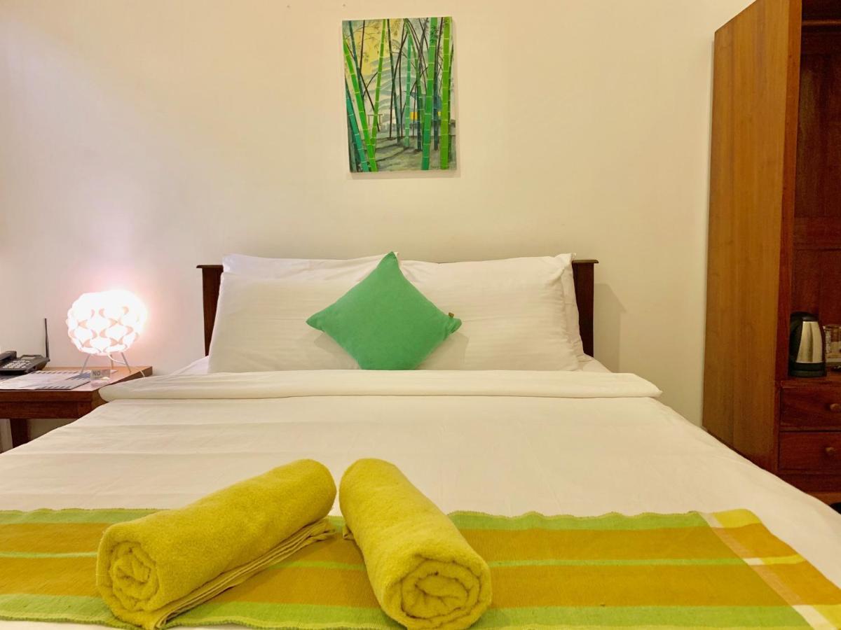 Hotel Sayura House Colombo Esterno foto