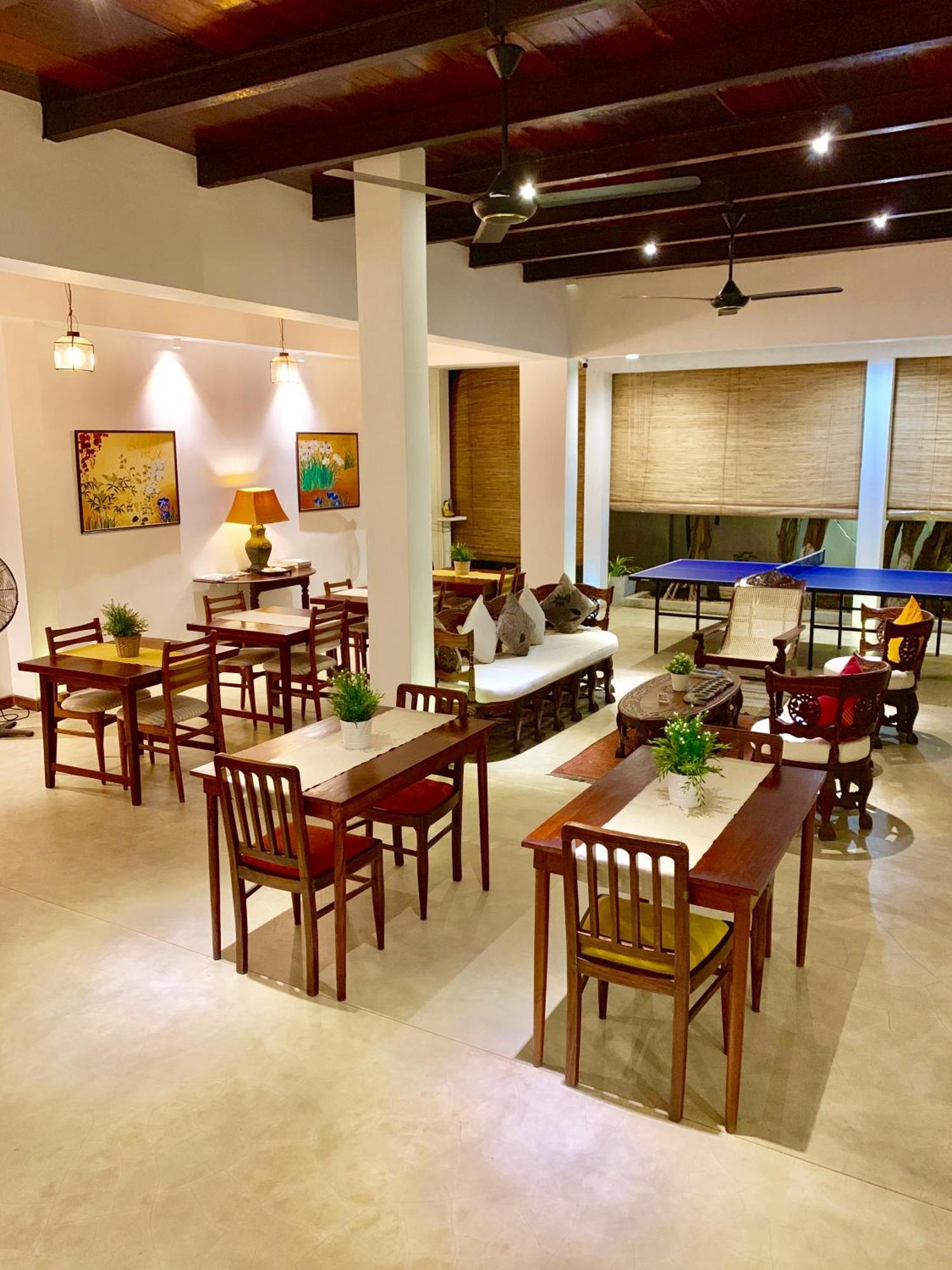 Hotel Sayura House Colombo Esterno foto