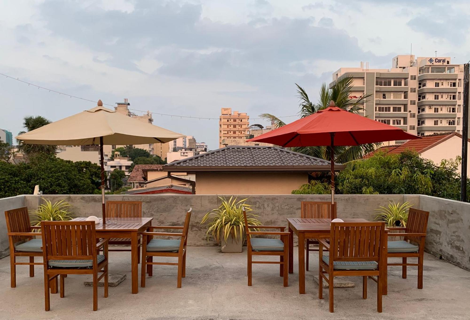 Hotel Sayura House Colombo Esterno foto